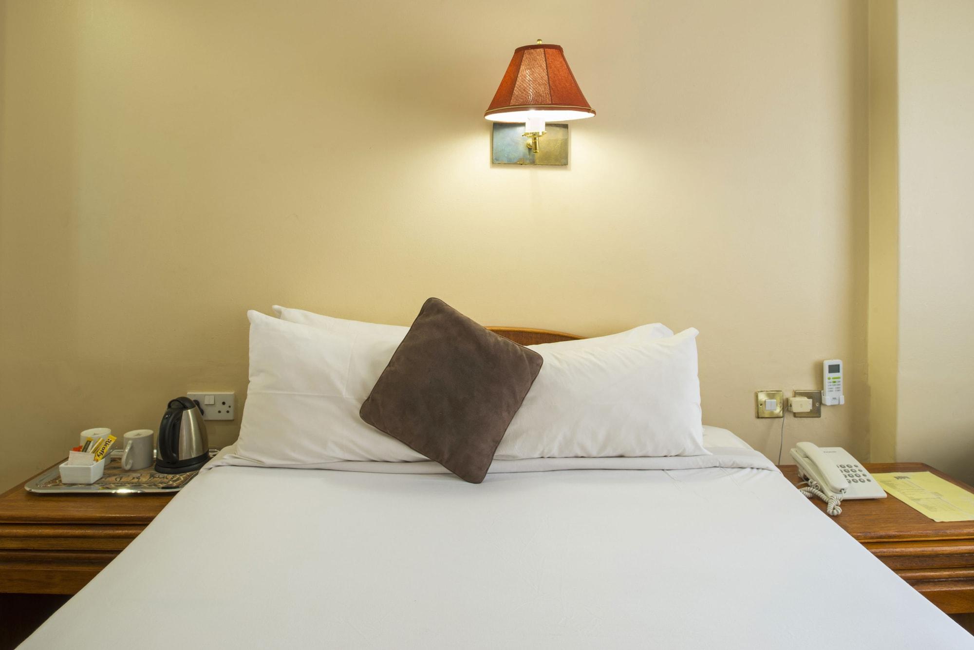 New Ambassador Hotel Harare Esterno foto