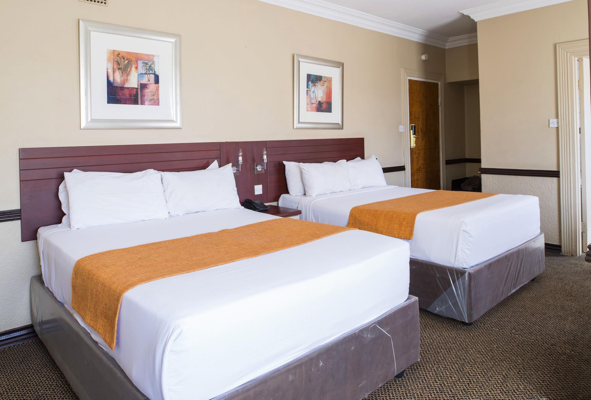 New Ambassador Hotel Harare Esterno foto