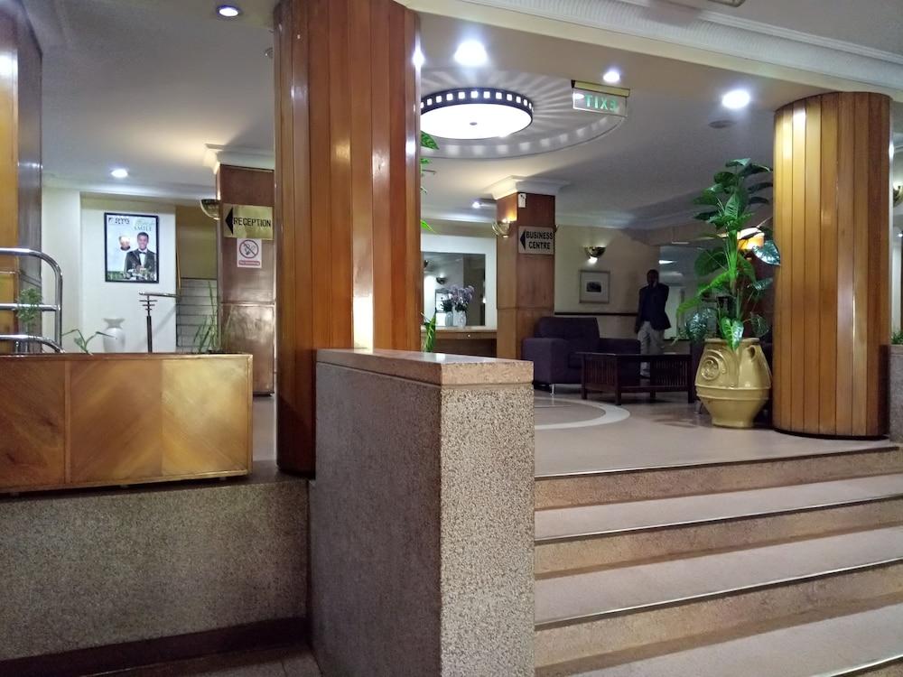 New Ambassador Hotel Harare Esterno foto