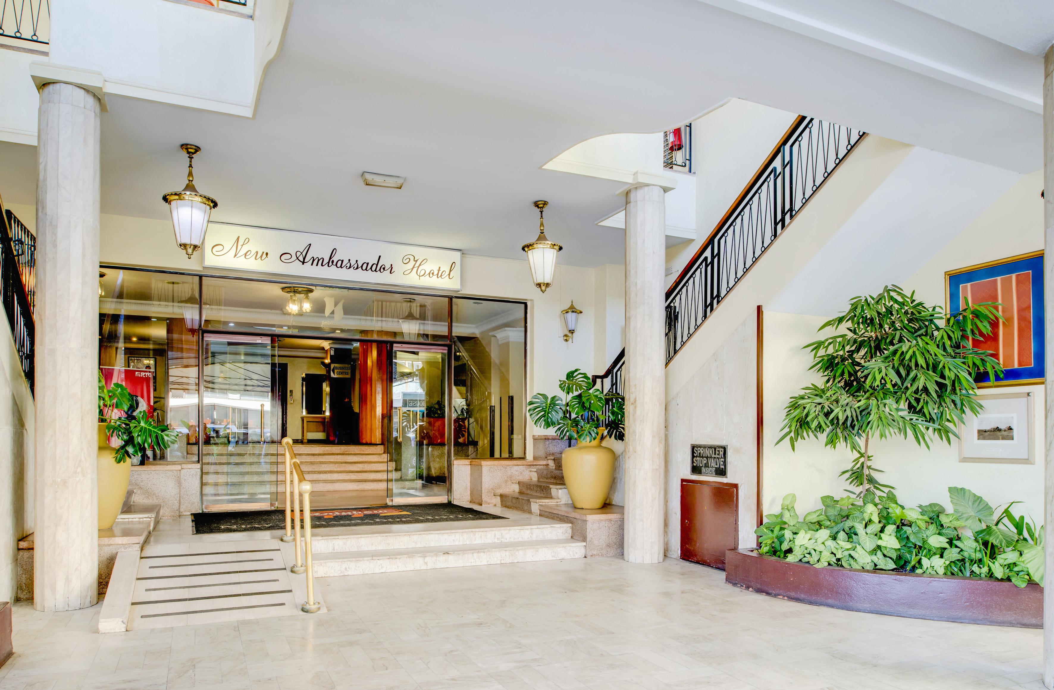 New Ambassador Hotel Harare Esterno foto