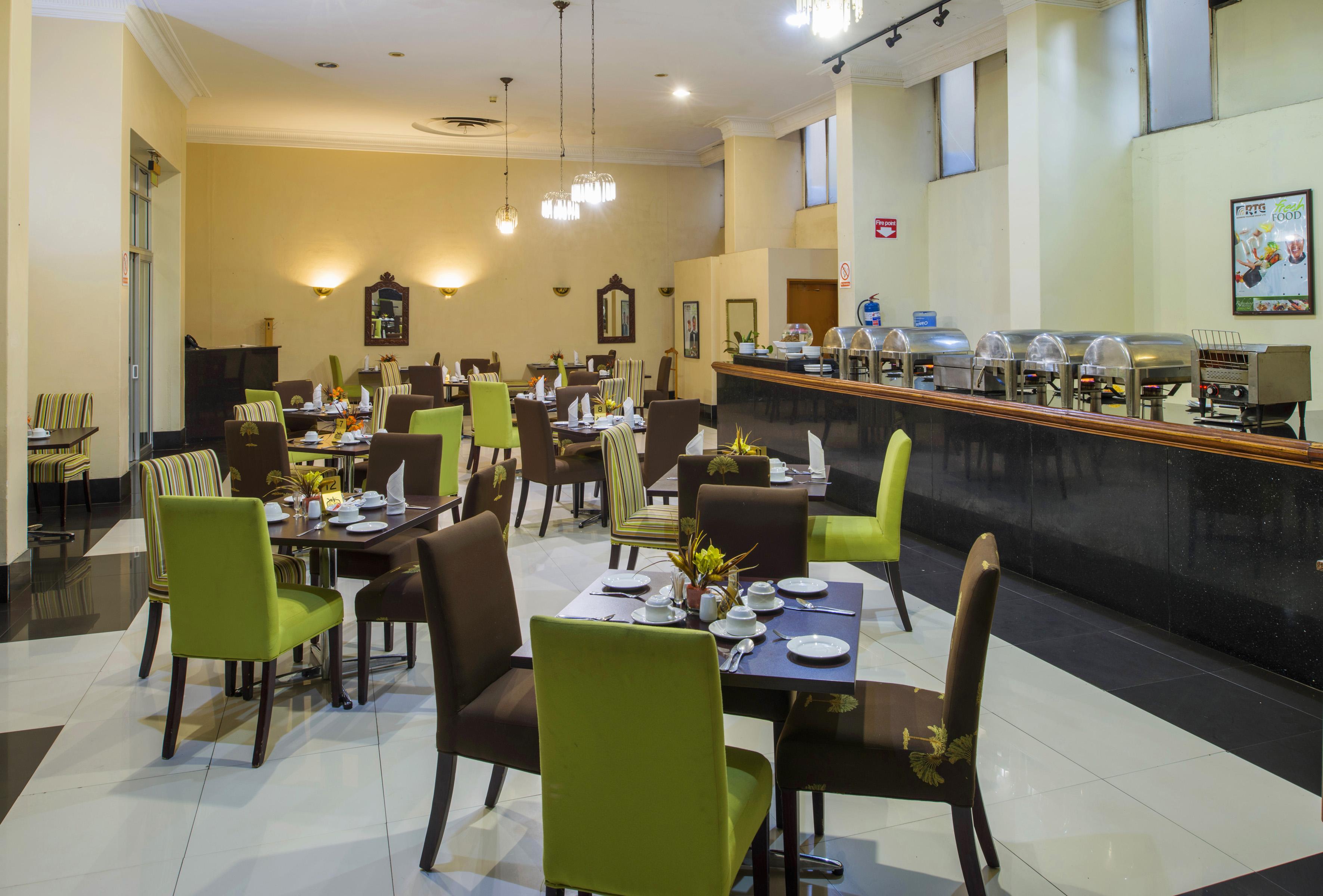 New Ambassador Hotel Harare Esterno foto