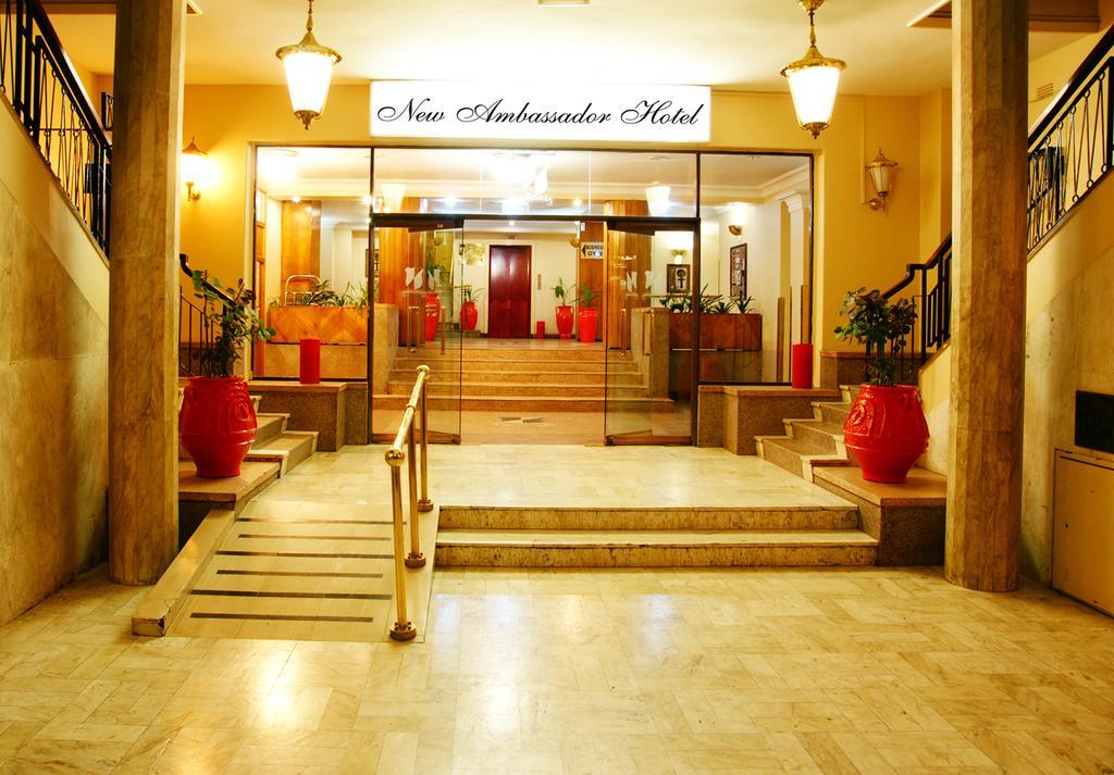 New Ambassador Hotel Harare Esterno foto