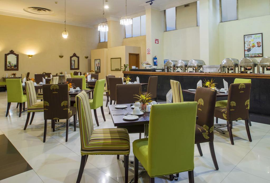 New Ambassador Hotel Harare Esterno foto