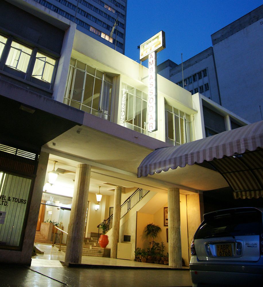 New Ambassador Hotel Harare Esterno foto